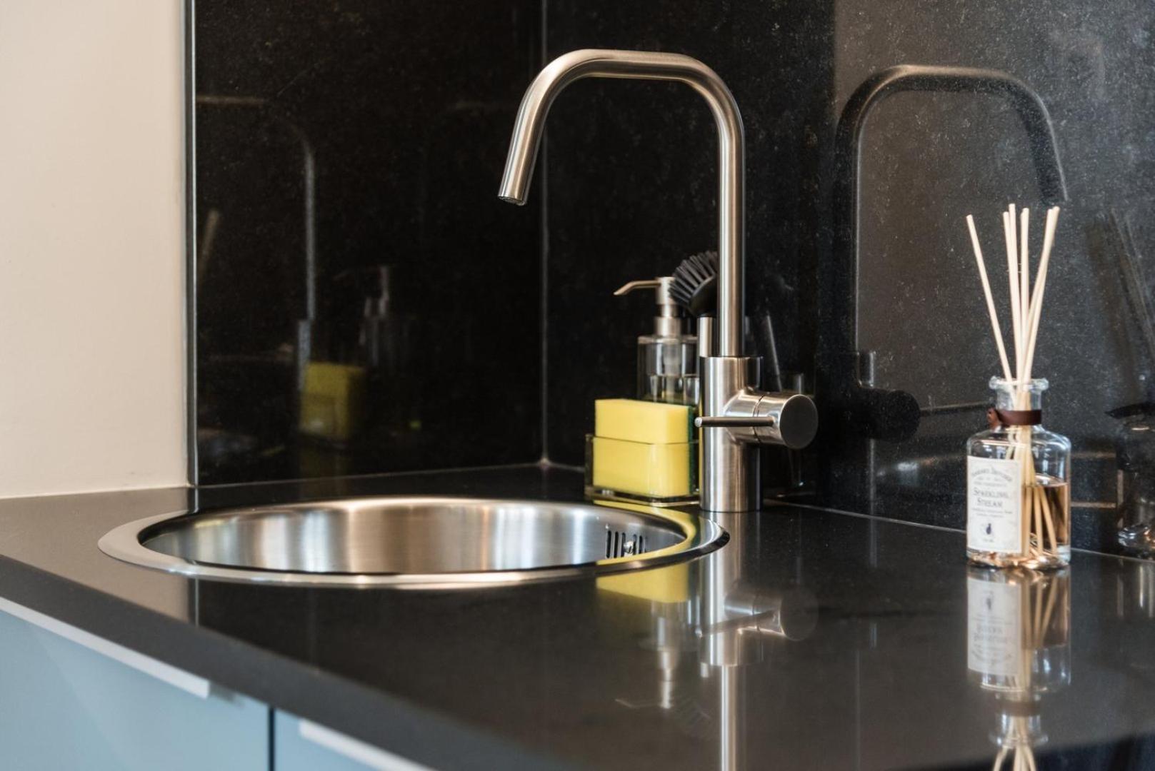 Apartament Guestready - Chic Retreat In The Heart Of Porto Zewnętrze zdjęcie